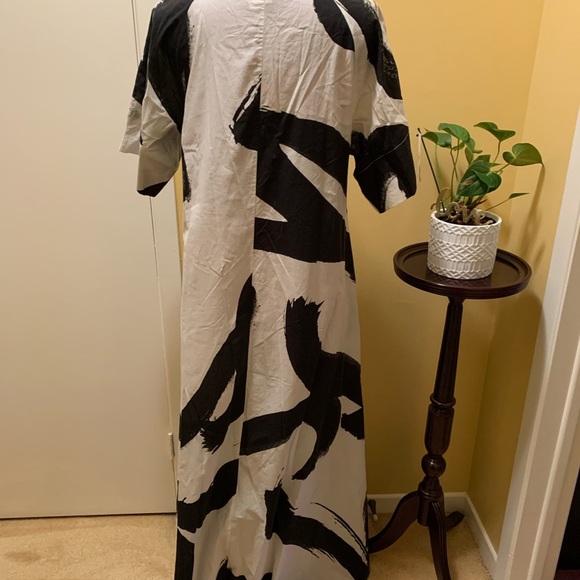 Imperial Black and White Abstract Maxi Dress - Picture 6 of 13